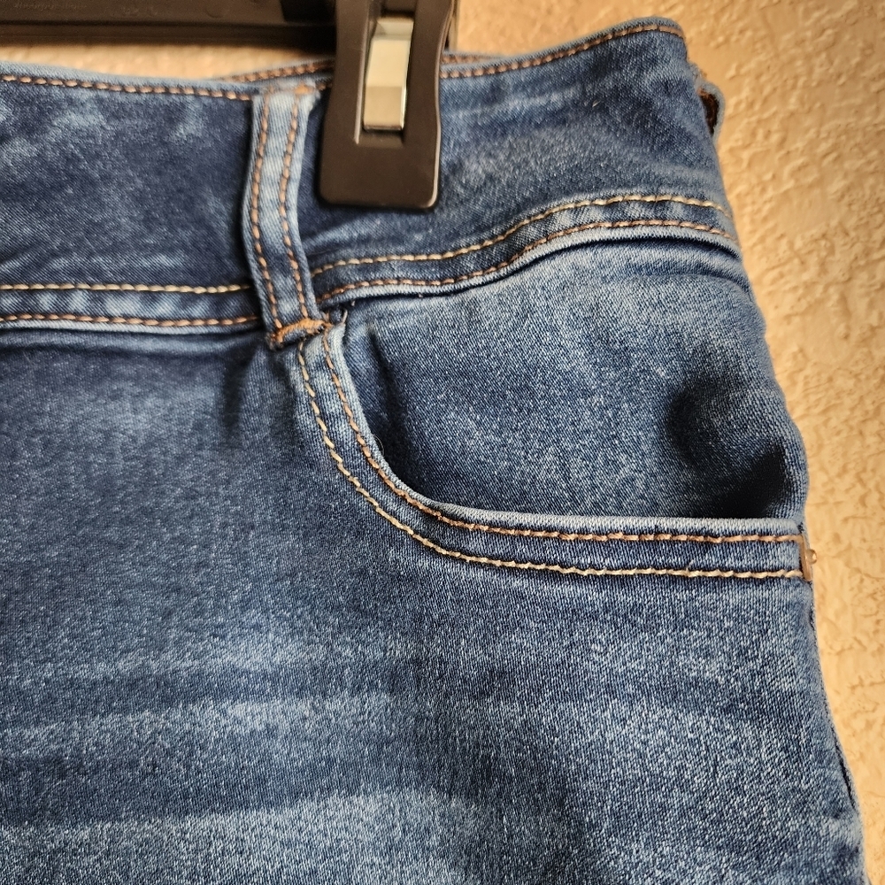 Wallflower Denim Jean shorts Size 9 - Picture 4 of 16